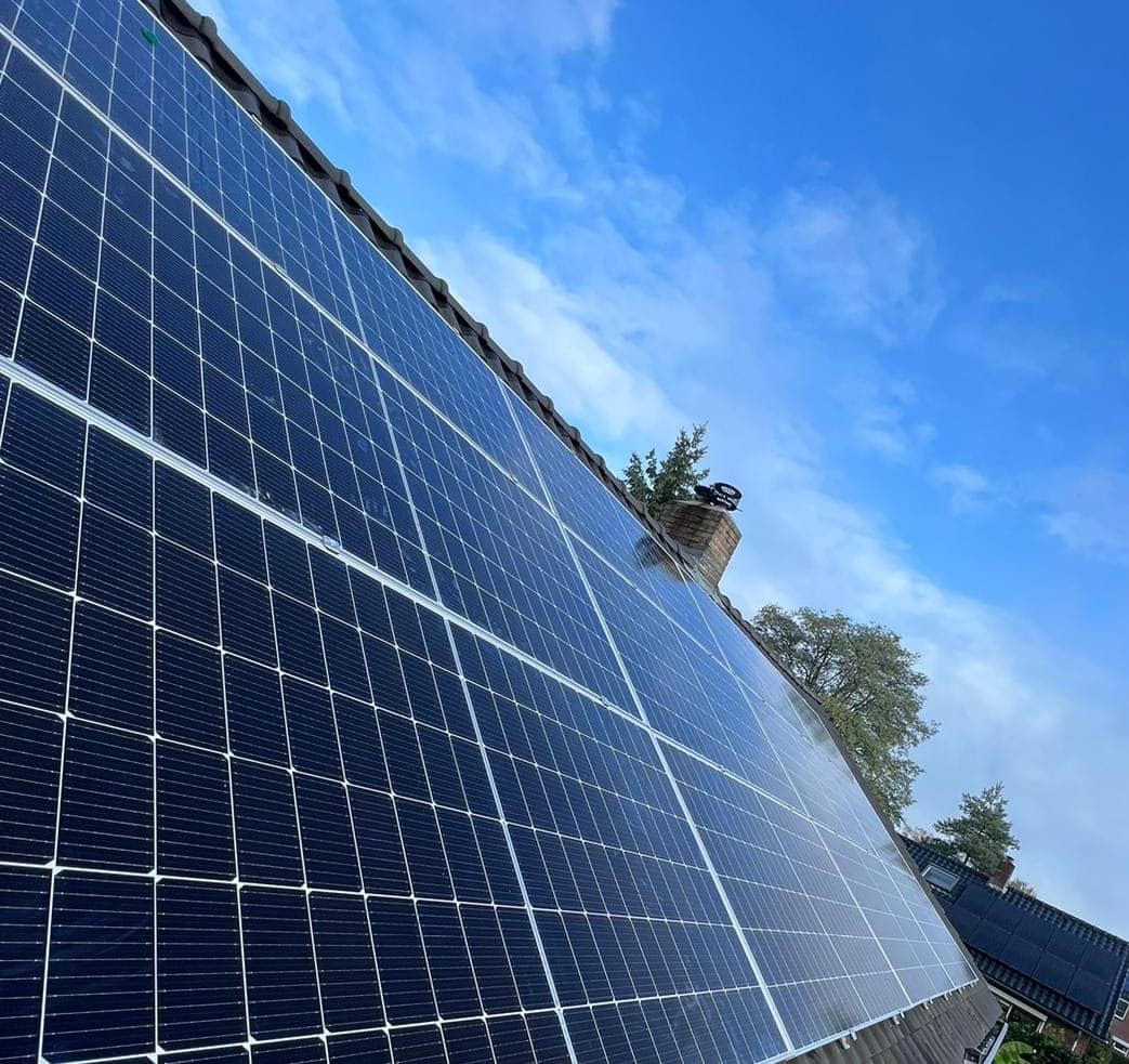 Zonnepanelen op hellend dak